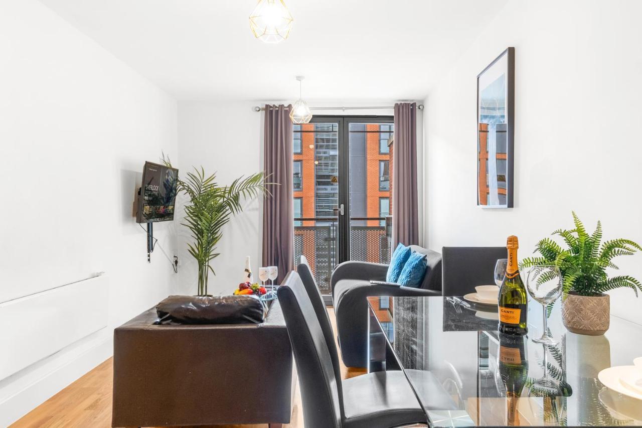 برمنغهام Haus City Centre 2 Bedroom Apartment L Parking L Balcony L Wifi L Smart Tv L Arcadian L China Town المظهر الخارجي الصورة